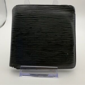 Louis Vuitton Black Epi Leather Bi-Fold Wallet | Men’s | Pre-Owned |